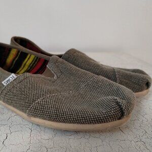 Original Tom's slip-ons, almost new